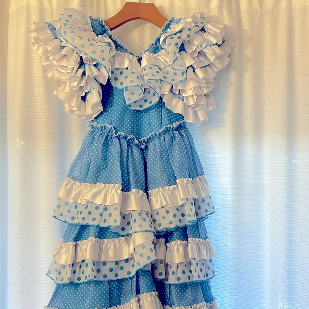 Flamenco girls dress. Never worn (no tags) size 3
